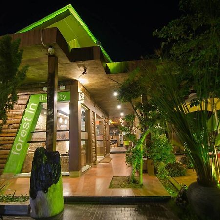 Lawaka Hotel Ampana Buitenkant foto