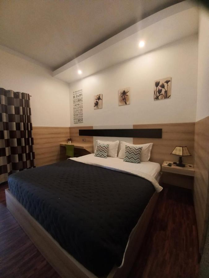 Lawaka Hotel Ampana Buitenkant foto