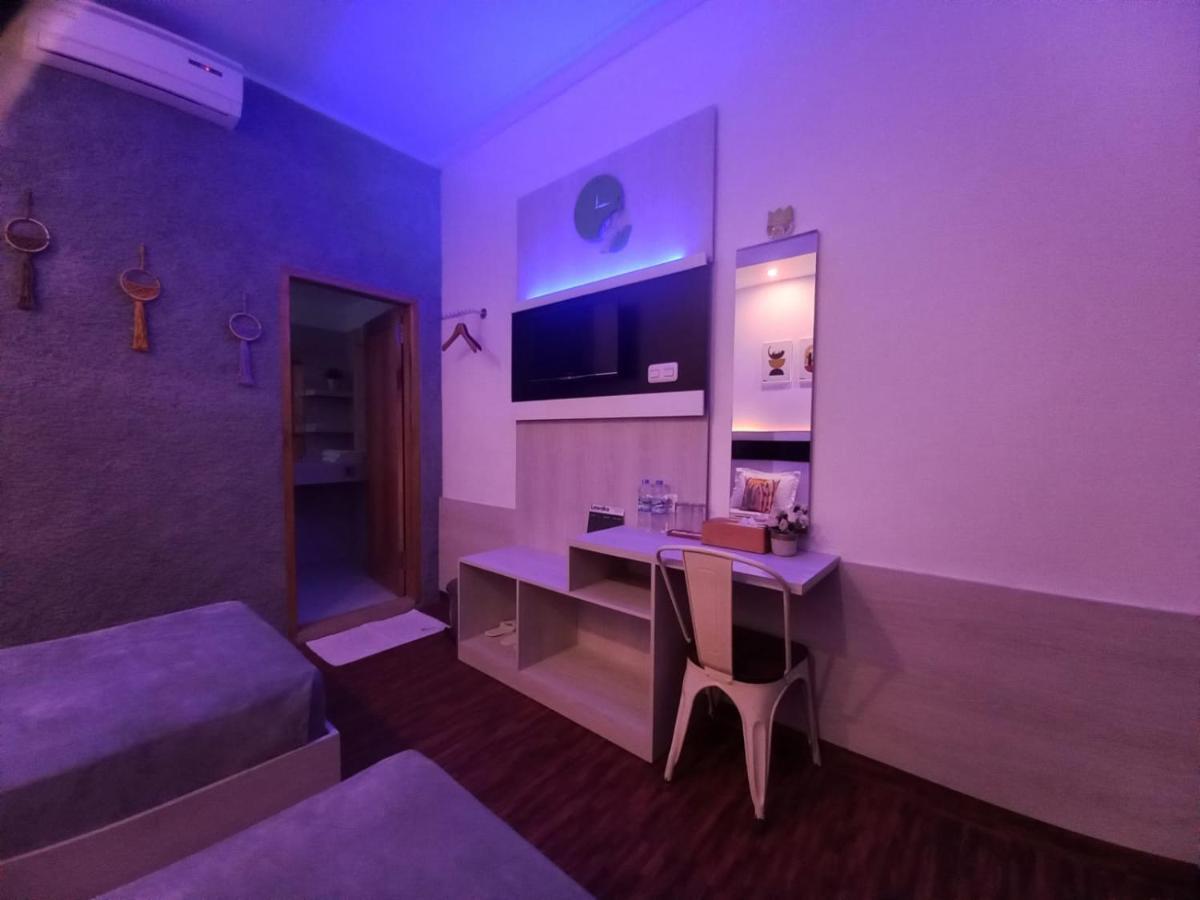 Lawaka Hotel Ampana Buitenkant foto