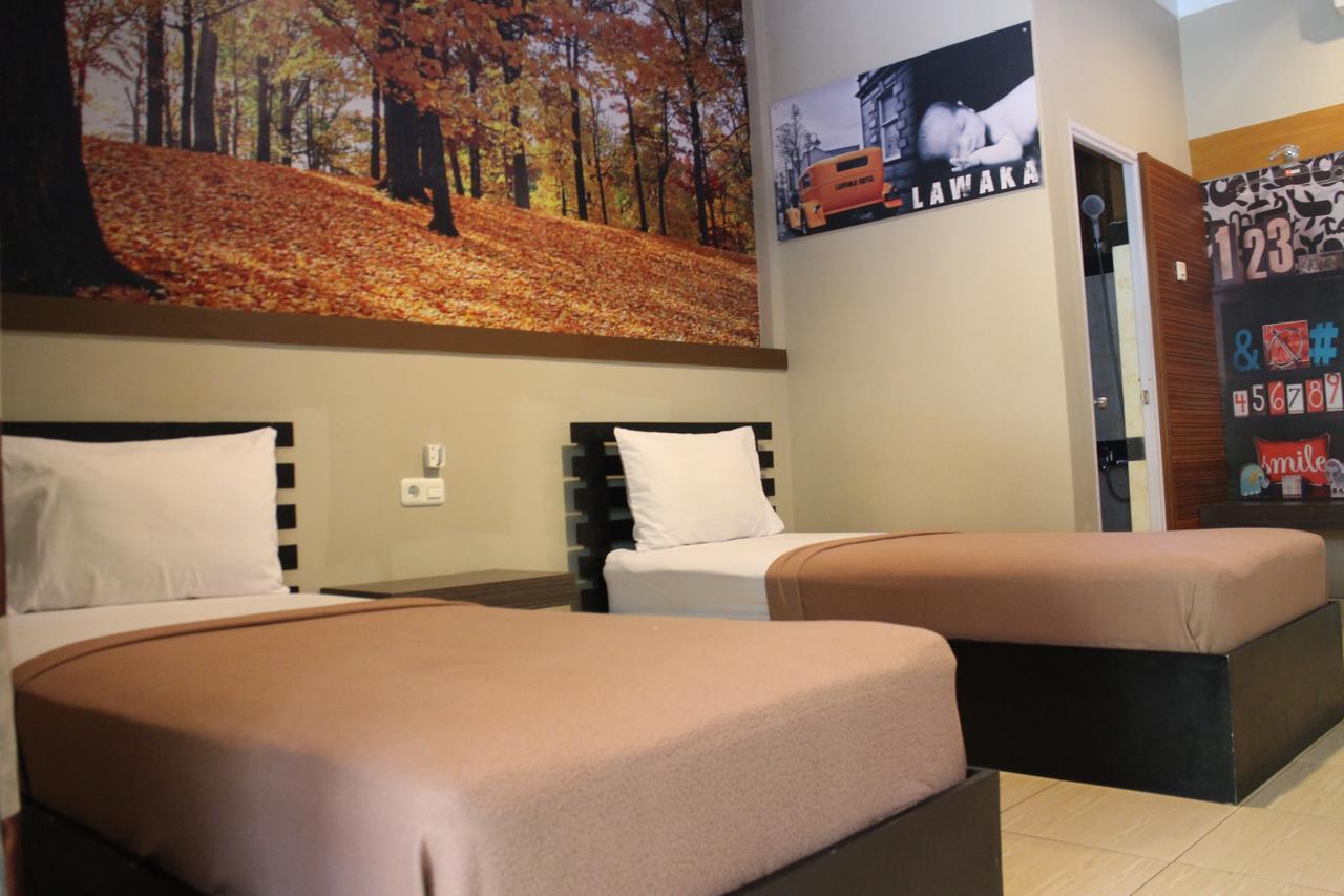 Lawaka Hotel Ampana Buitenkant foto