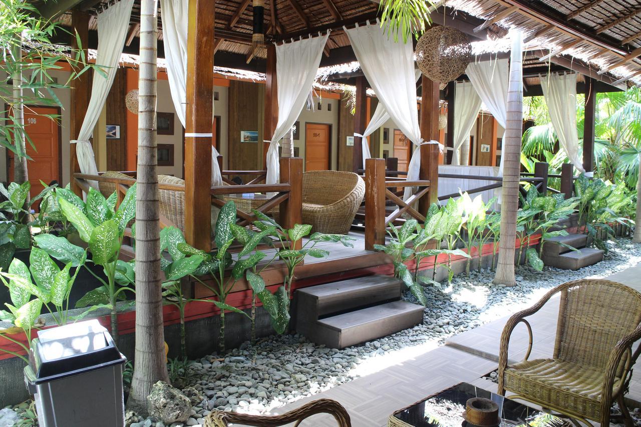 Lawaka Hotel Ampana Buitenkant foto