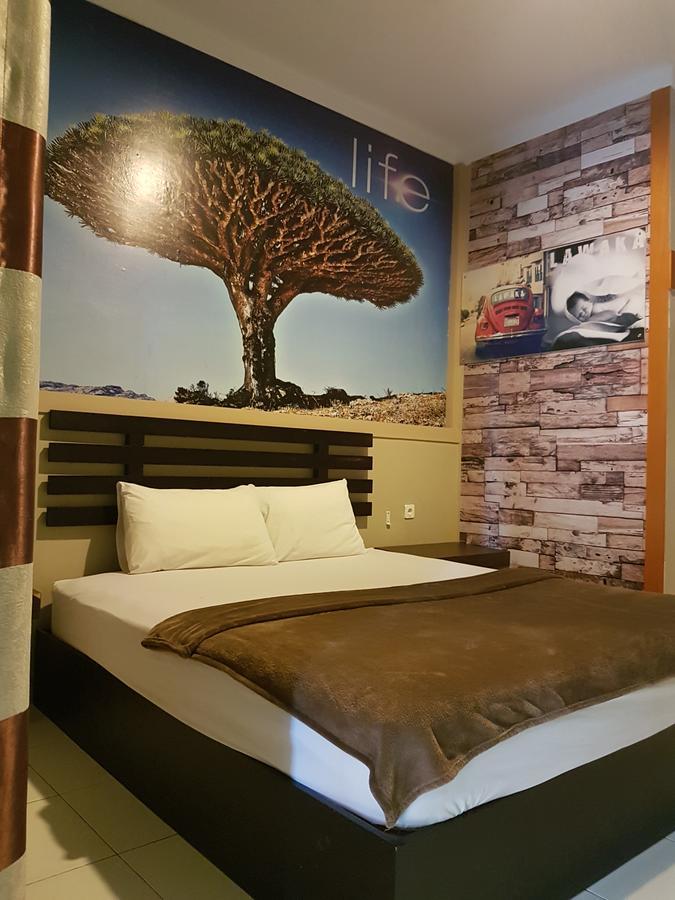 Lawaka Hotel Ampana Buitenkant foto